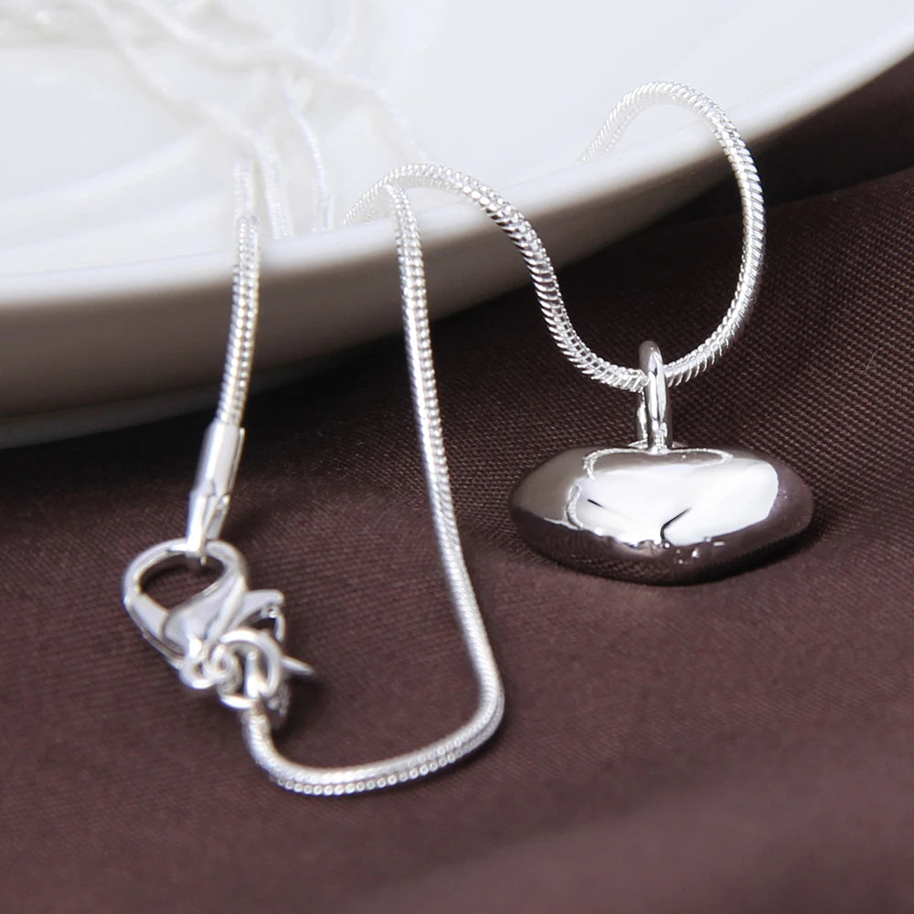 Collar pulido en plata, colgante Corazón