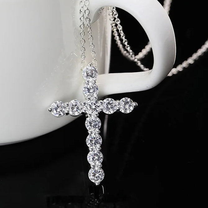Collar pulido en plata, colgante CRUZ de circonitas