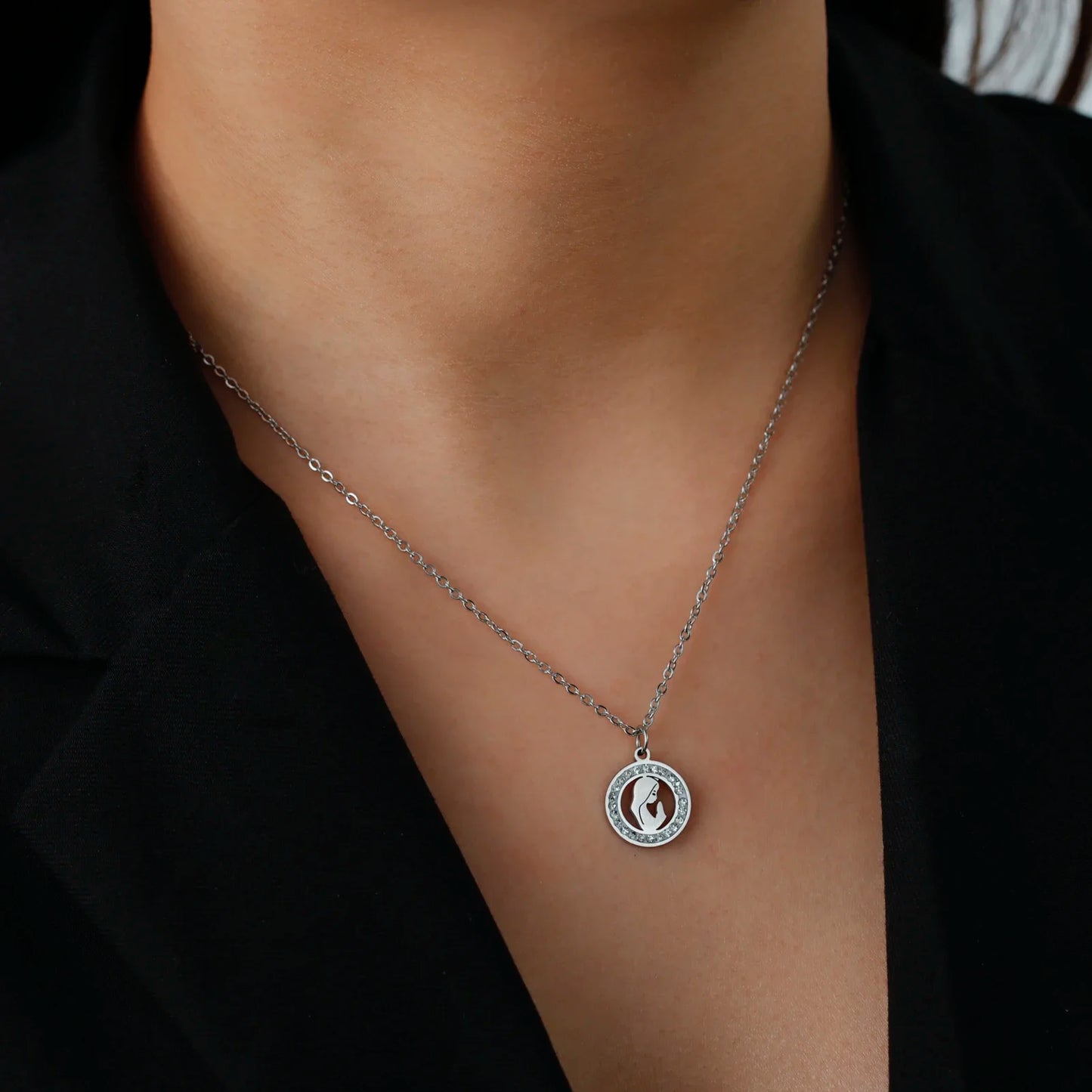 Collar Virgen María, acero inoxidable