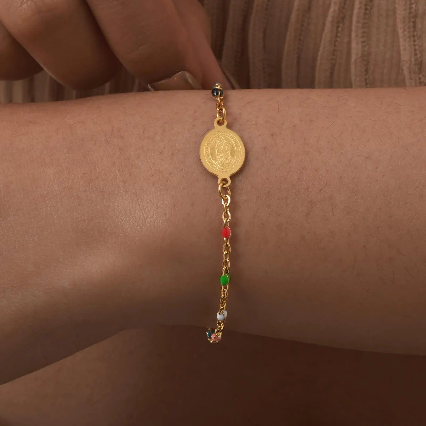 Pulsera de Acero Inoxidable Virgen de Guadalupe, cuentas de colores