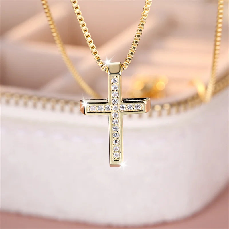 Collar de Cruz de Circonitas