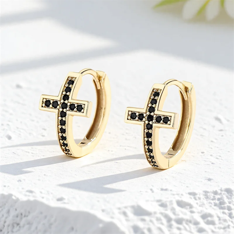 Pendientes modelo aro con cruz de circonitas negras