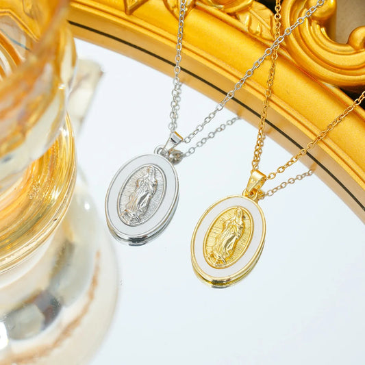 Collar de acero inoxidable Medalla Virgen de Guadalupe con detalle nacarado