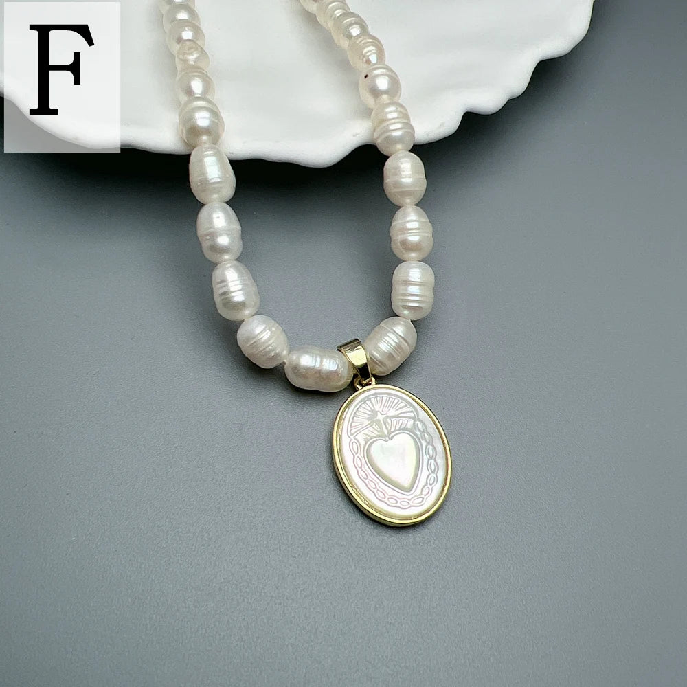 Collar de perlas con dijes de nacár, variedades de modelos