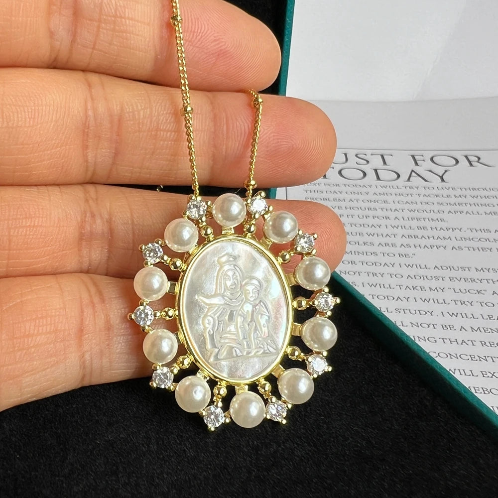 Collar: Acero, Nácar y Circonitas