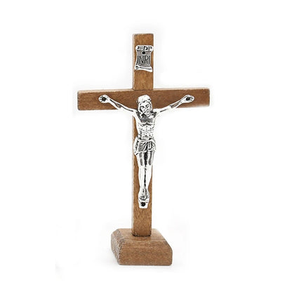 Crucifijo de madera con detalle de metal