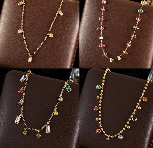 Collar Alegre de Acero Inoxidable con Circonitas Cúbicas de Colores