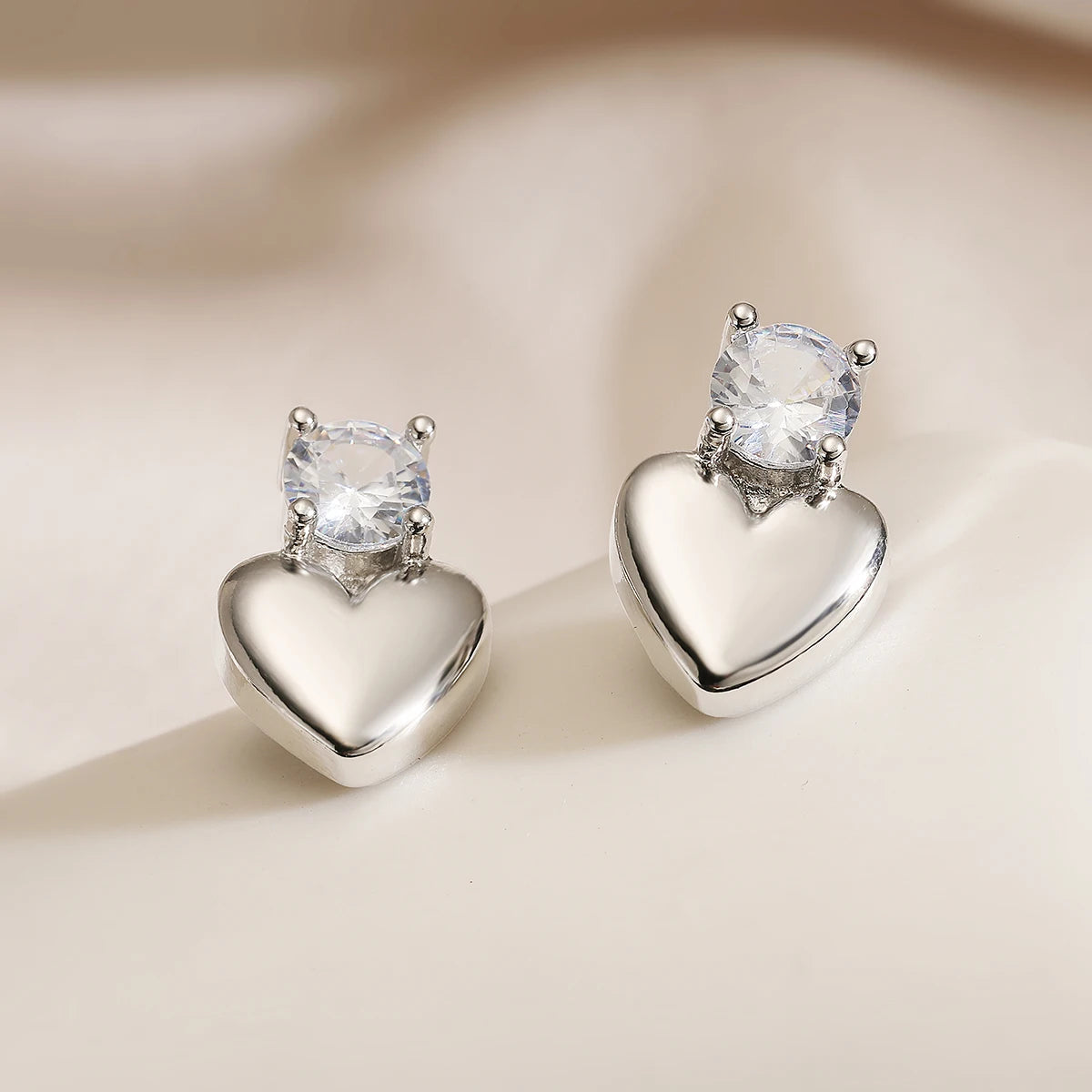 Pendientes de Corazón con detalle de Circonita