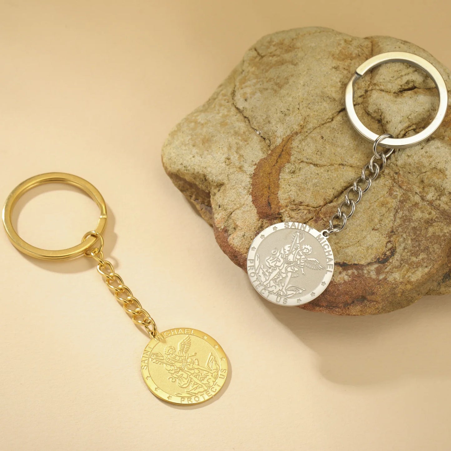 Llavero de San Miguel Arcángel – Protección y Estilo