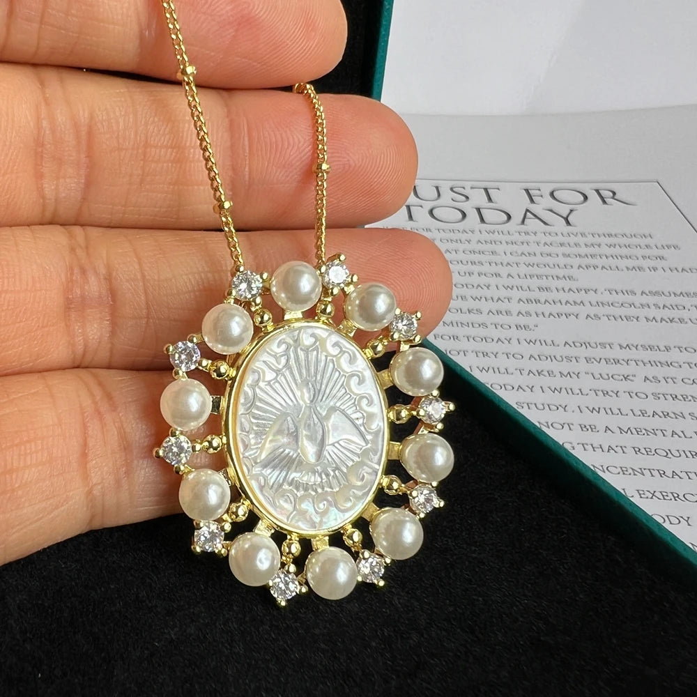 Collar: Acero, Nácar y Circonitas