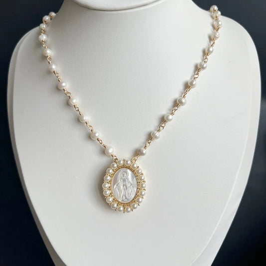 Collar Devoción en Perlas & Nácar